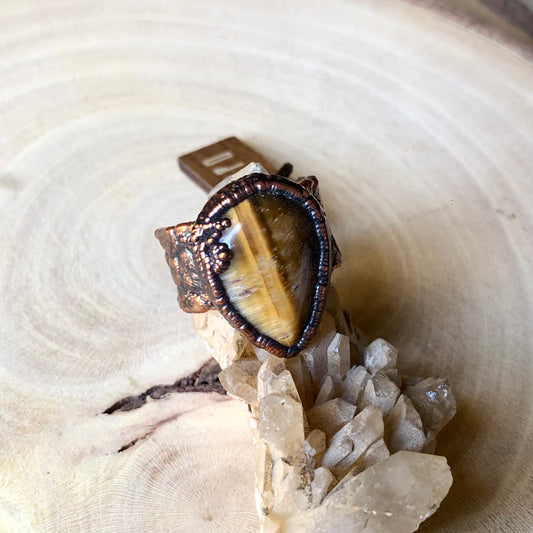 TIGER EYE