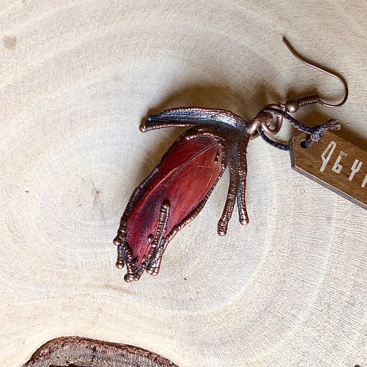 RED PARROT FEATHER SINGLE EARRING