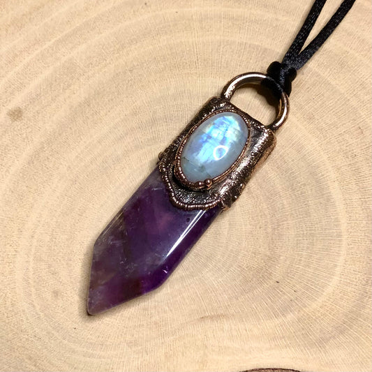 AMETHYST & MOONSTONE