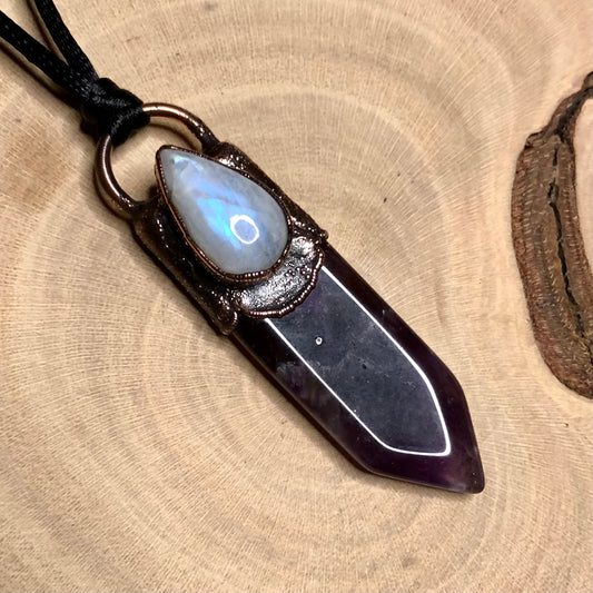 AMETHYST & MOONSTONE
