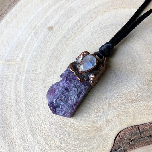 AMETHYST & MOONSTONE