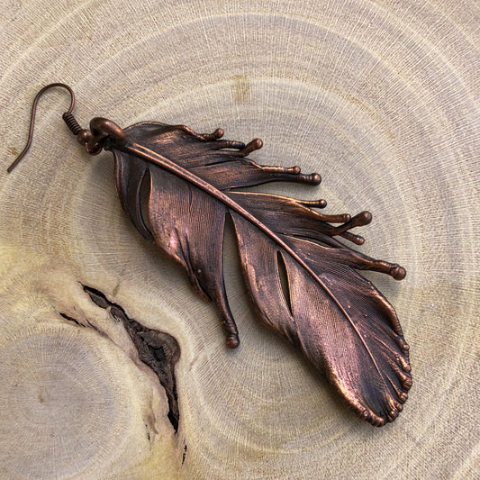 NATURAL PIGEON FEATHER SINGLE EARRING