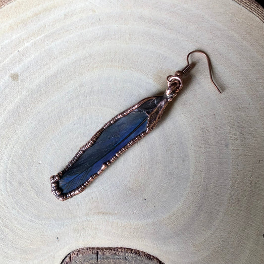 PARROT FEATHER SINGLE EARRING