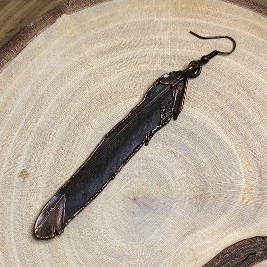 PIGEON FEATHER SINGLE EARRING