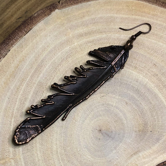 PIGEON FEATHER SINGLE EARRING