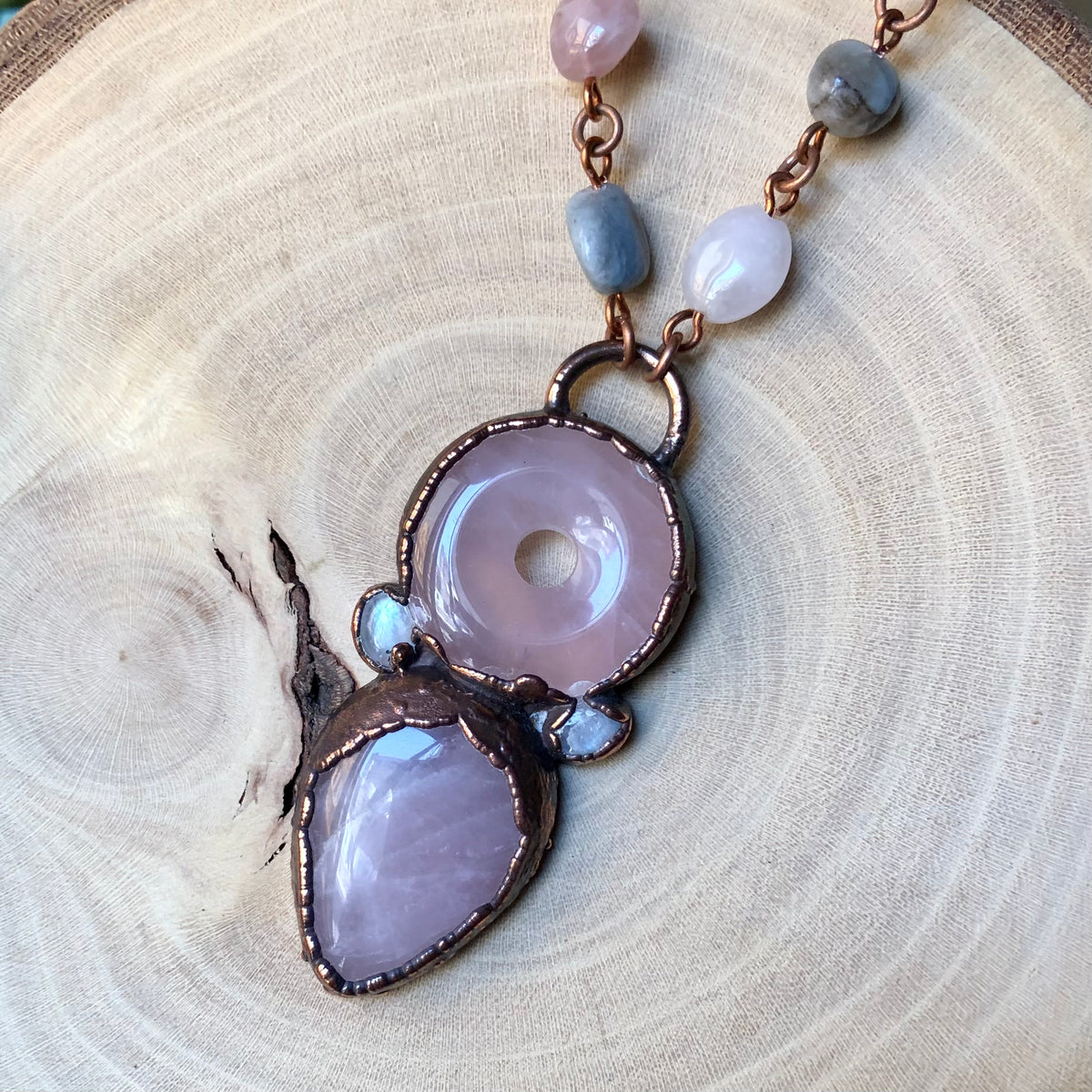 ROSE QUARTZ, MOONSTONE & MORGANITE