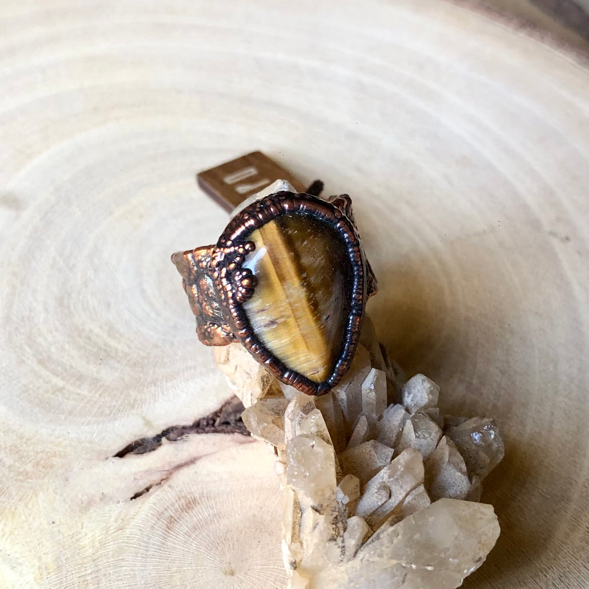 TIGER EYE
