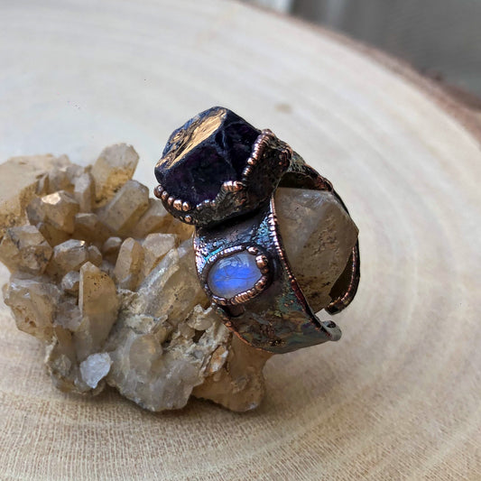 AMETHYST & MOONSTONE