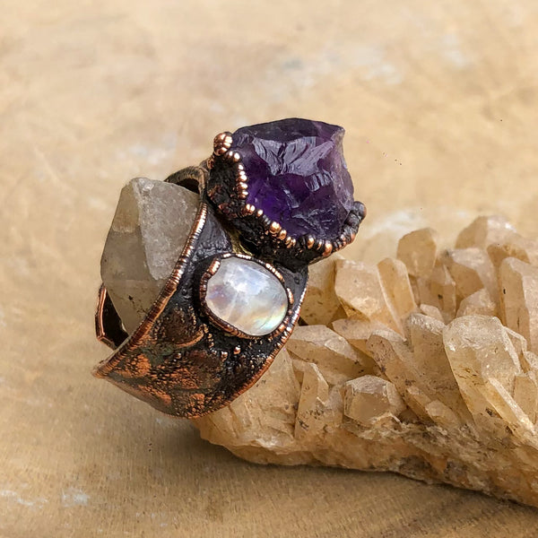 AMETHYST & MOONSTONE