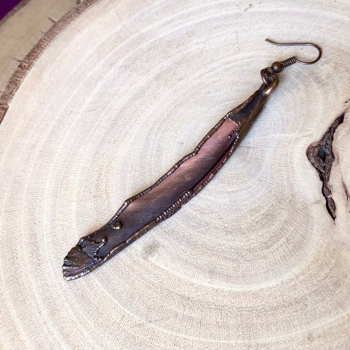 RED PARROT FEATHER SINGLE EARRING