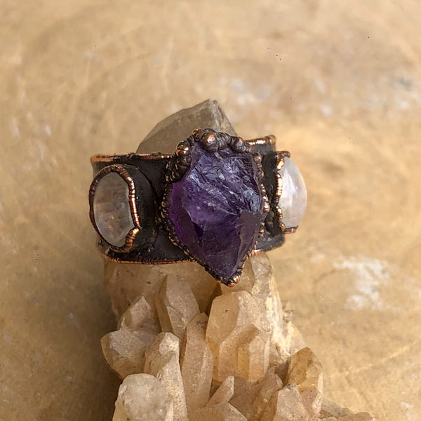 AMETHYST & MOONSTONE