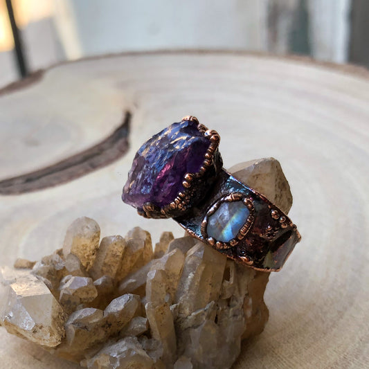 AMETHYST & MOONSTONE
