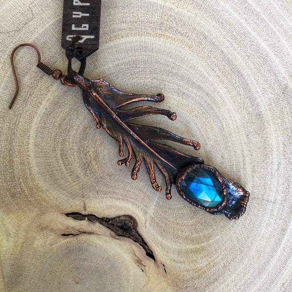 PIGEON FEATHER & LABRADORITE SINGLE EARRING
