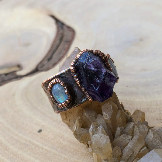 AMETHYST & MOONSTONE