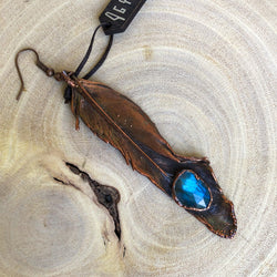 PIGEON FEATHER & LABRADORITE SINGLE EARRING
