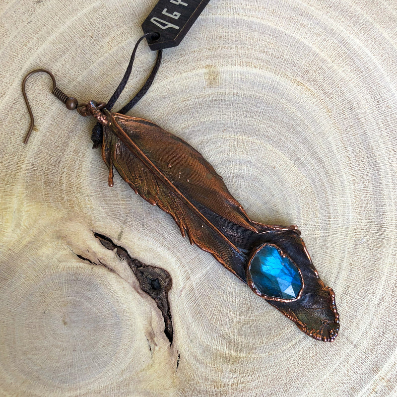 PIGEON FEATHER & LABRADORITE SINGLE EARRING