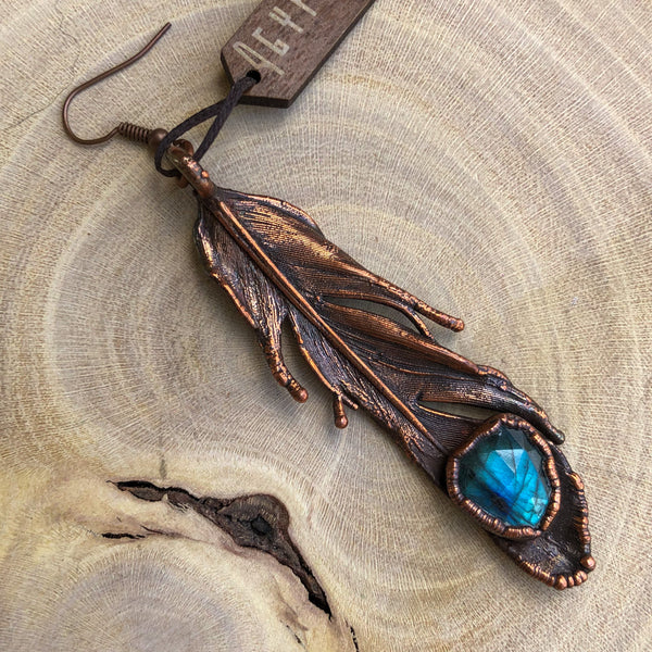 PIGEON FEATHER & LABRADORITE SINGLE EARRING