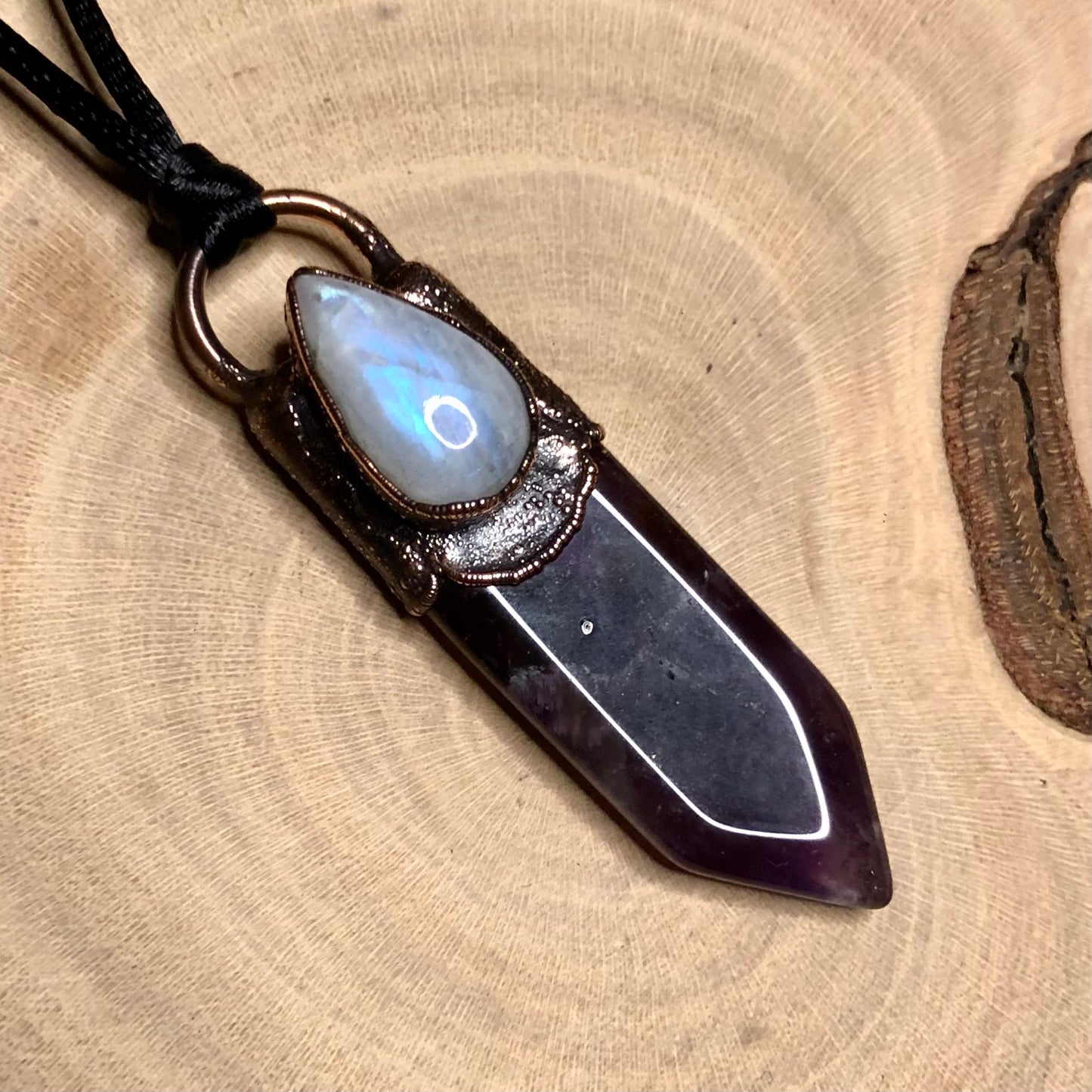 AMETHYST & MOONSTONE