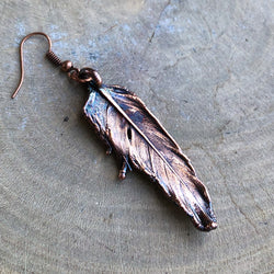 PIGEON FEATHER SINGLE EARRING