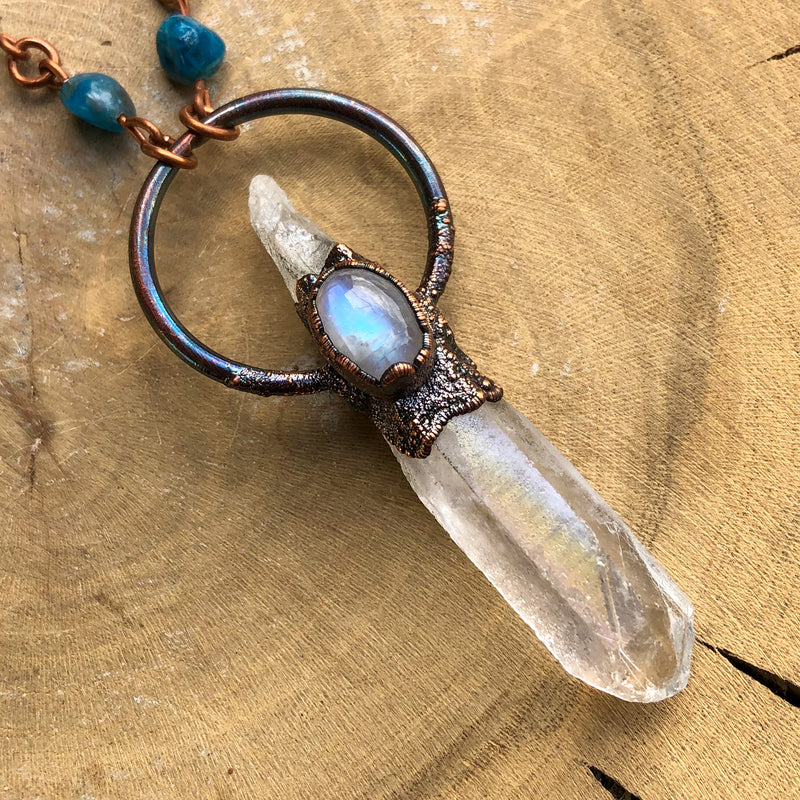 LEMURIAN QUARTZ, MOONSTONE & APATITE