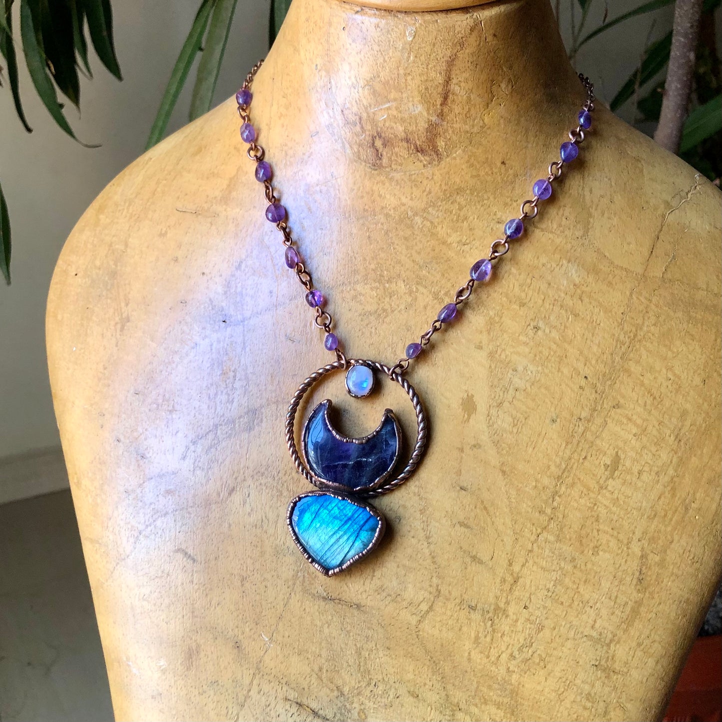 AMETHYST, LABRADORITE & MOONSTONE