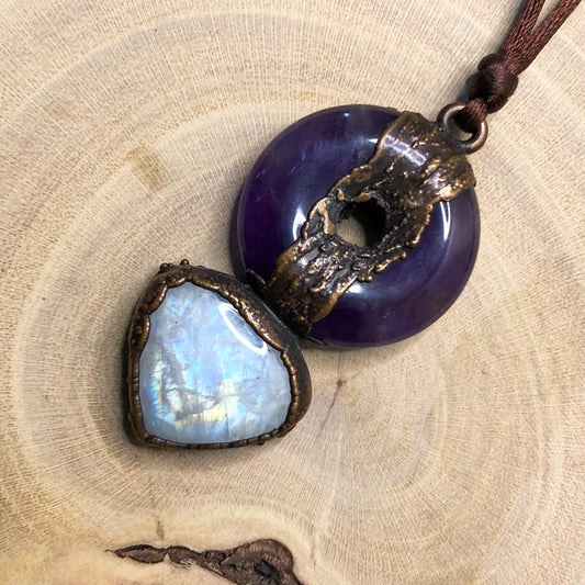 AMETHYST & MOONSTONE