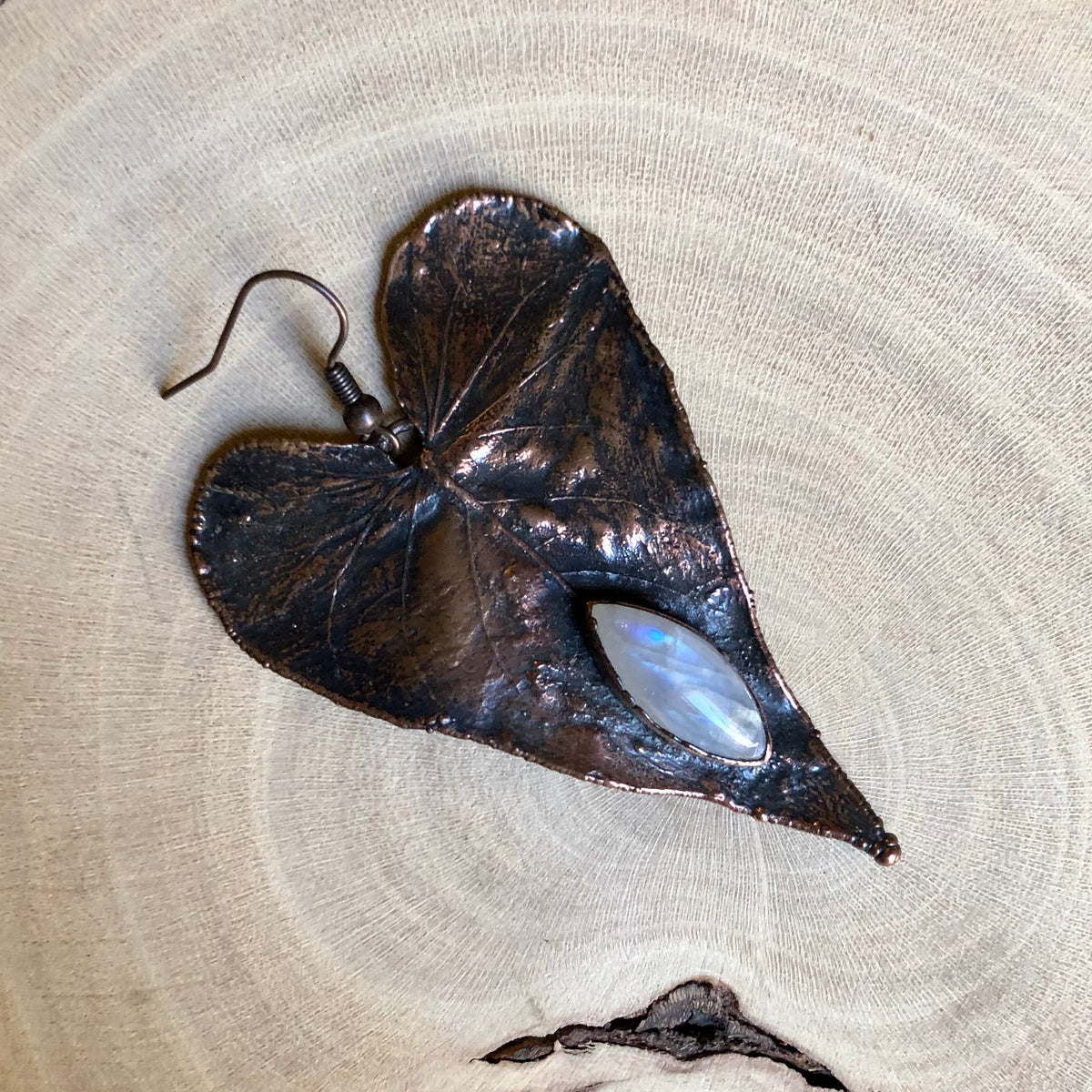 NATURAL LEAF & MOONSTONE SINGLE EARRING