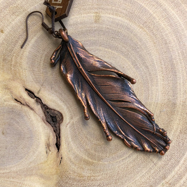 NATURAL PIGEON FEATHER SINGLE EARRING