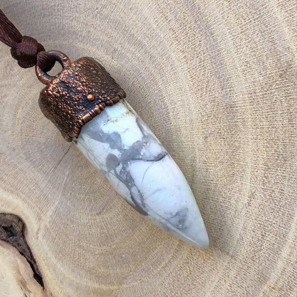 HOWLITE