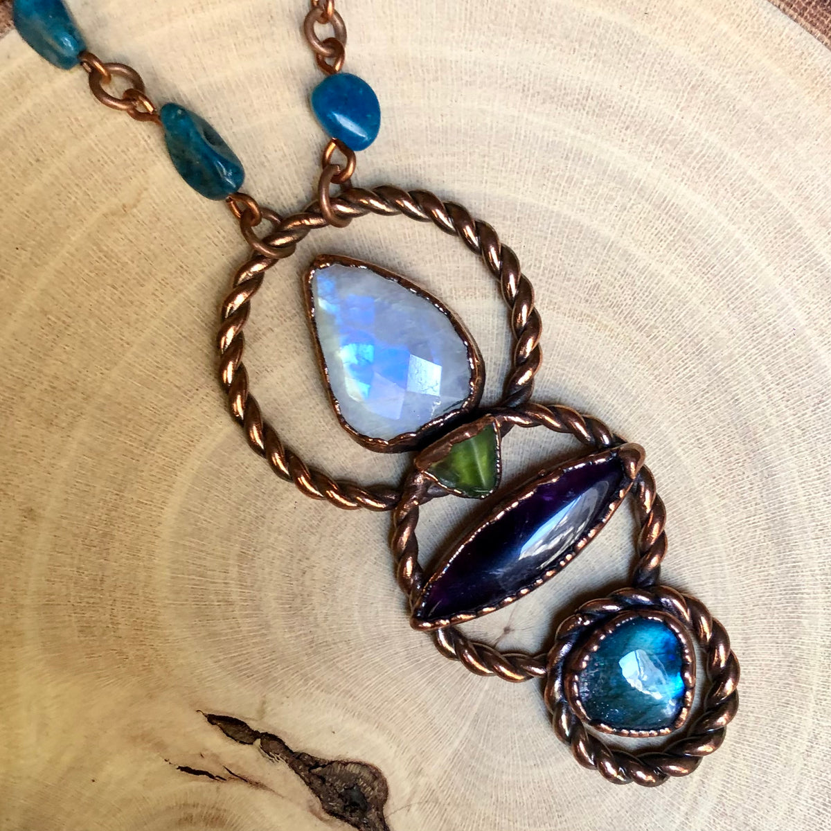 MOONSTONE, PERIDOT, AMETHYST, LABRADORITE & APATITE