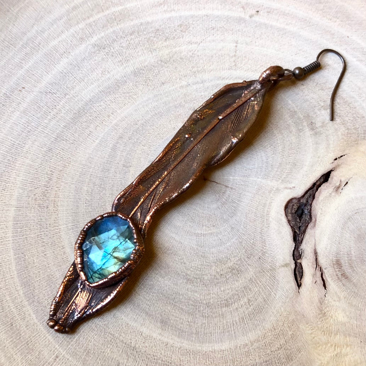 PIGEON FEATHER & LABRADORITE SINGLE EARRING
