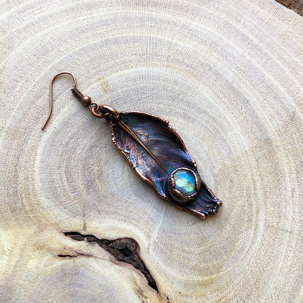 PIGEON FEATHER & MOONSTONE SINGLE EARRING