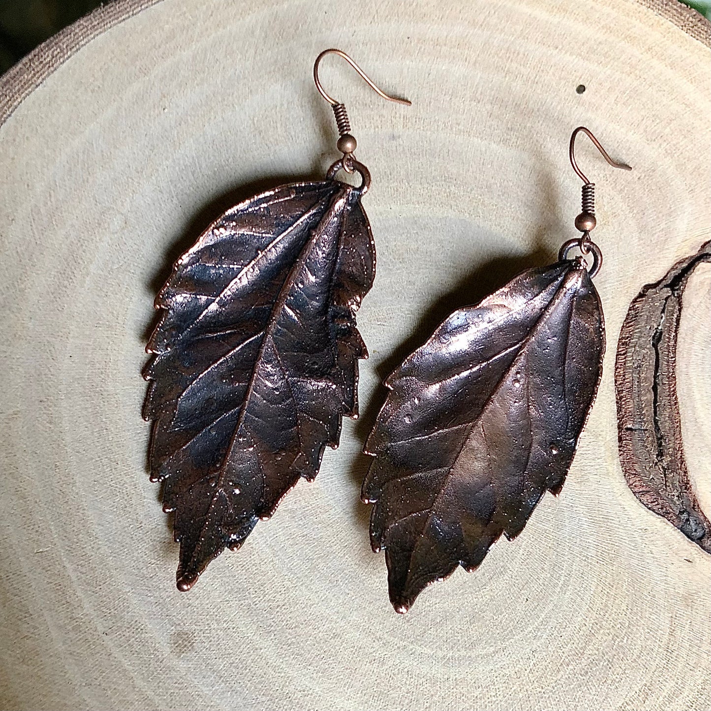 NATURAL HIBISCUS LEAF EARRINGS