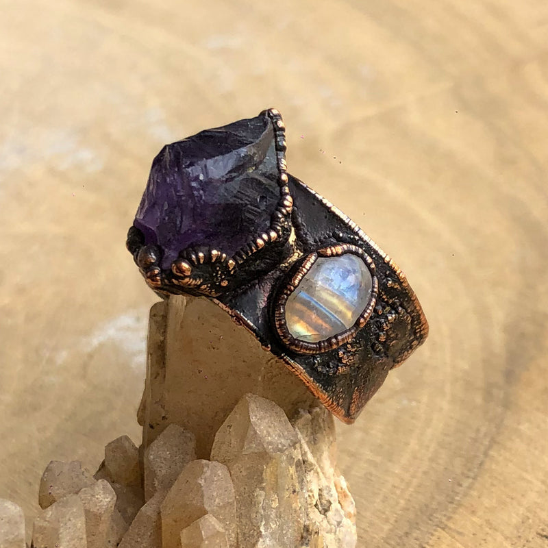AMETHYST & MOONSTONE