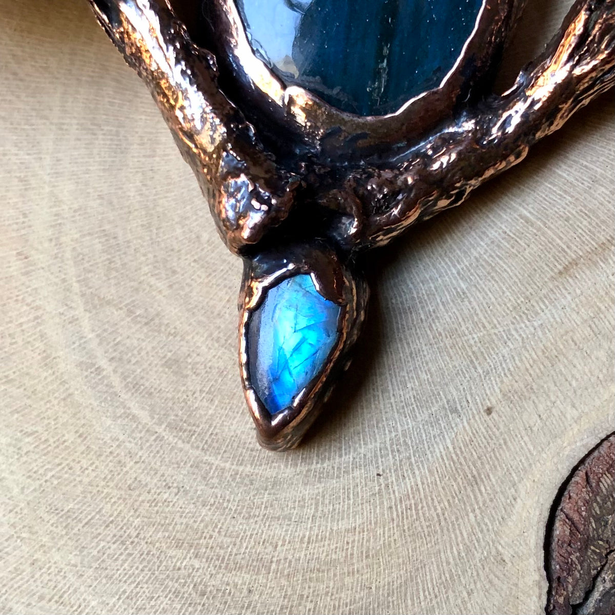 MUSHROOMS, LABRADORITE & MOONSTONE