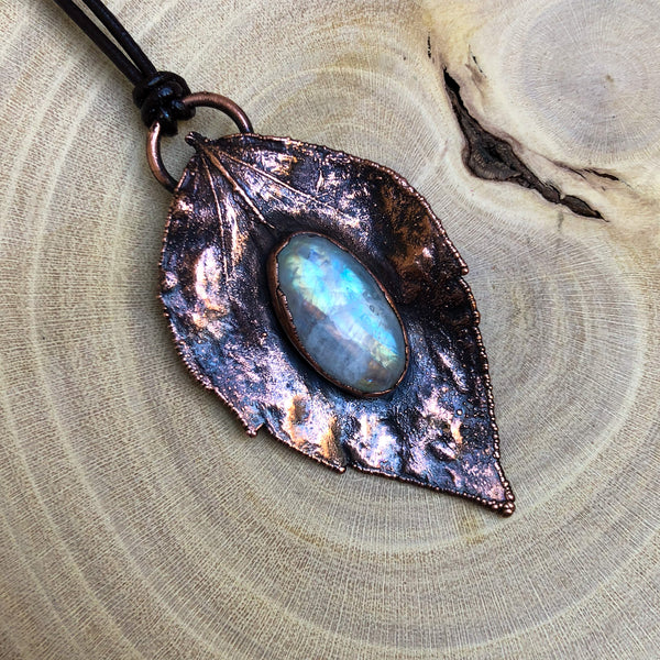 NATURAL LEAF & MOONSTONE